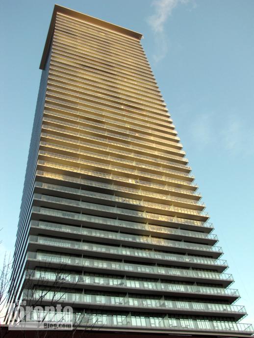 Casa condominium tower
