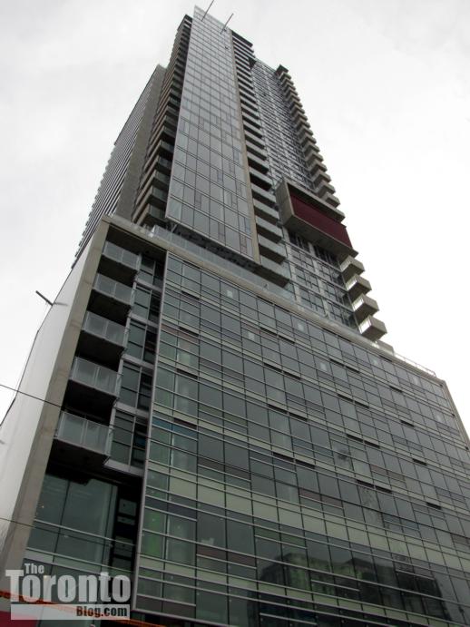 M5V condominium