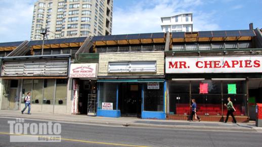 vacant shops at 501 Yonge Street