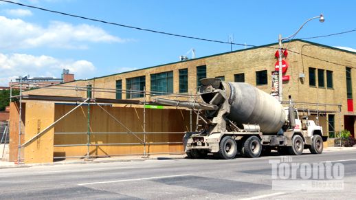 Ivory on Adelaide condo construction 