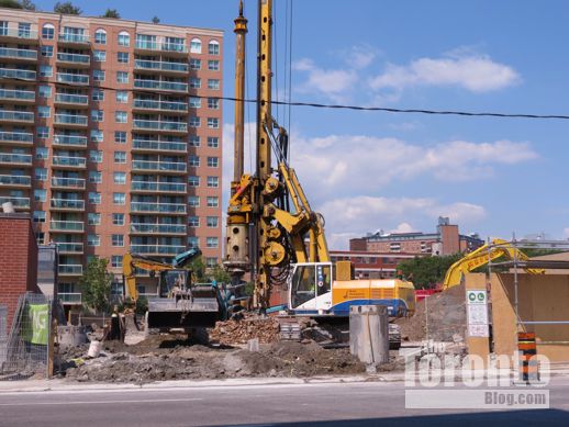 Ivory on Adelaide condo construction 