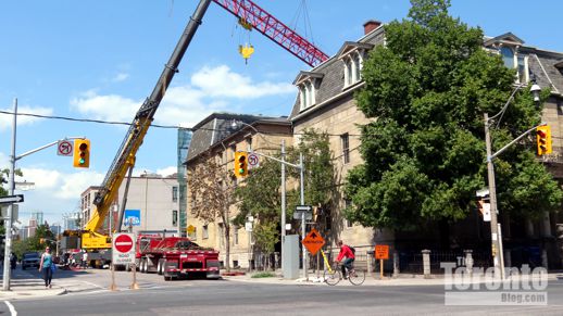 Post House Condos crane installation